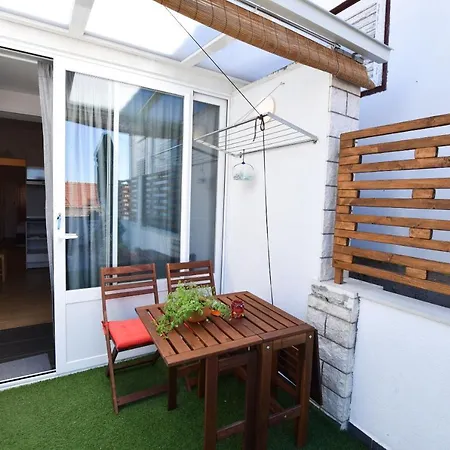 Nina Apartament *